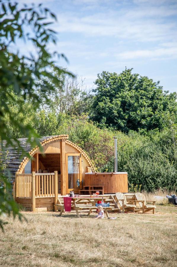 Barnhorn Glamping Vila Hooe Exterior foto