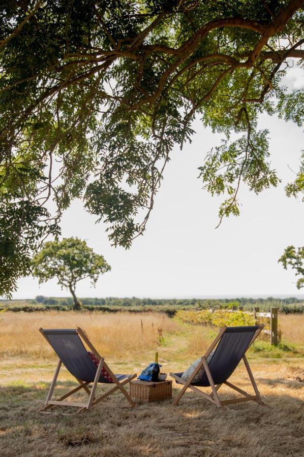 Barnhorn Glamping Vila Hooe Exterior foto