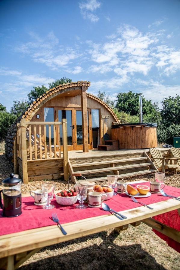 Barnhorn Glamping Vila Hooe Exterior foto